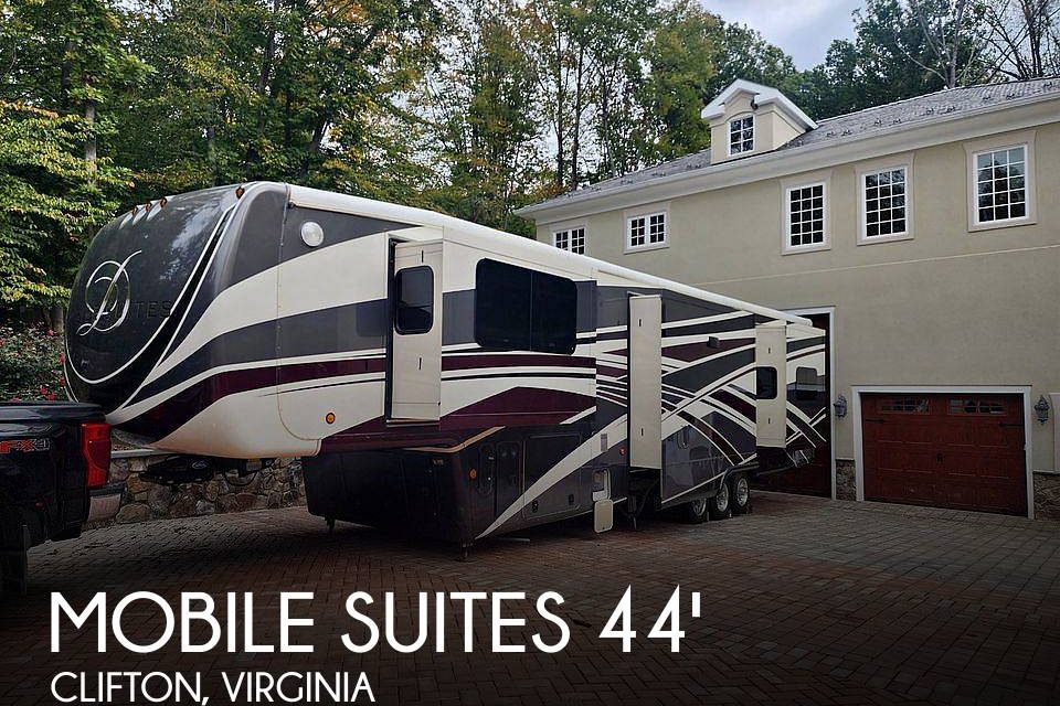 2017 DRV Mobile Suites Nashville 44