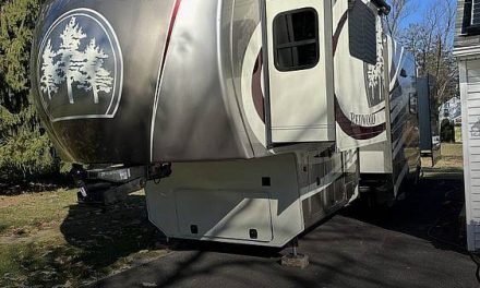 2016 Keystone Redwood 3950FL