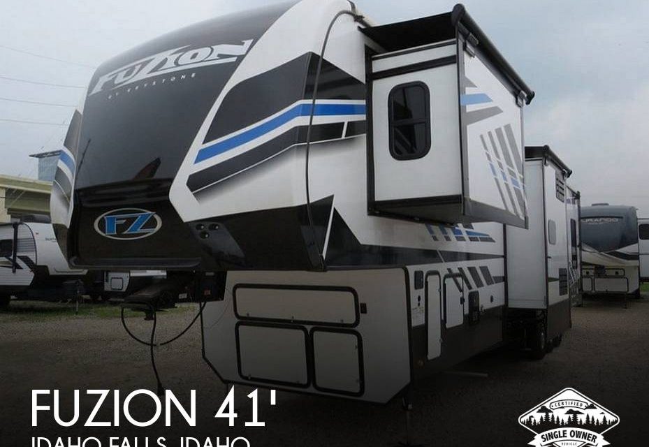 2022 Keystone Fuzion Toy Hauler Series M-419