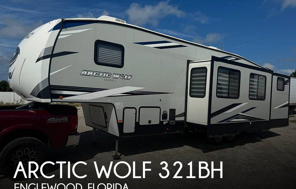 2022 Cherokee Arctic Wolf 321BH