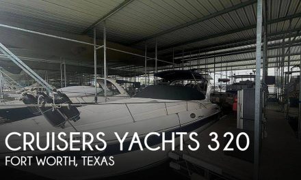 2005 Cruisers Yachts 320