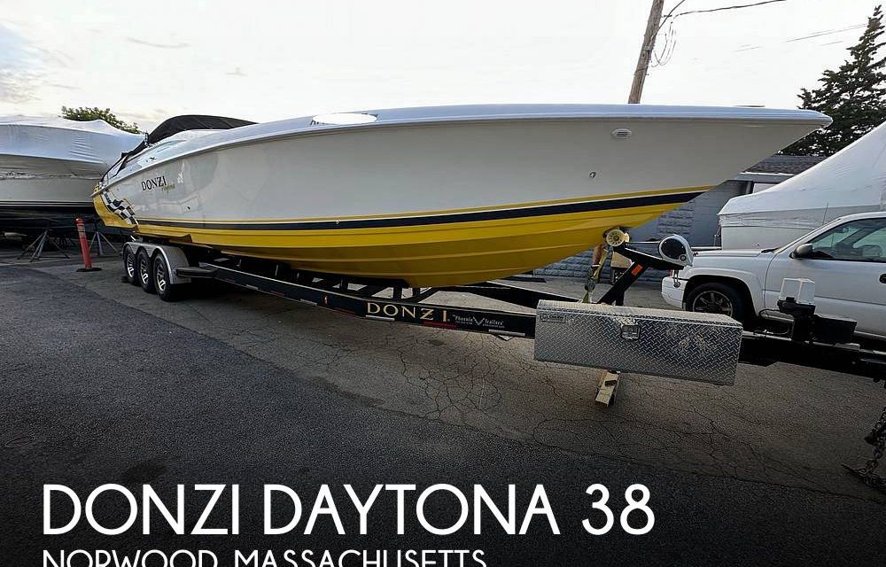 2001 Donzi Daytona 38