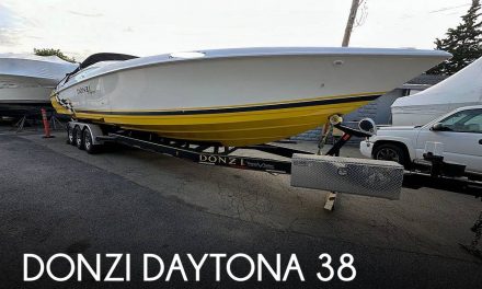 2001 Donzi Daytona 38