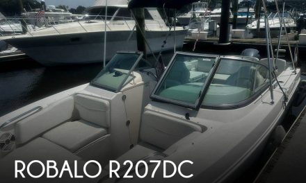 2018 Robalo R207DC