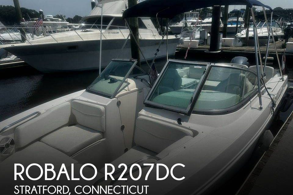 2018 Robalo R207DC