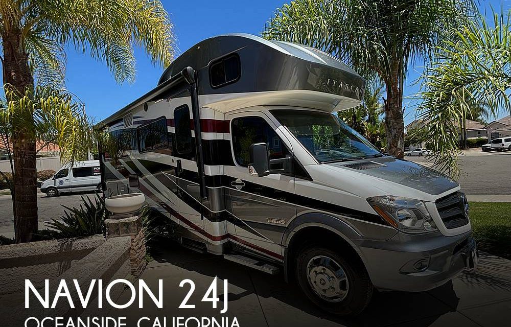 2015 Winnebago Navion 24J