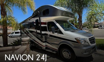 2015 Winnebago Navion 24J