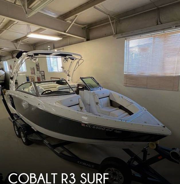 2017 Cobalt r3 Surf