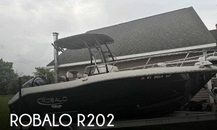 2019 Robalo R202