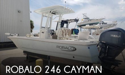 2022 Robalo 246 Cayman