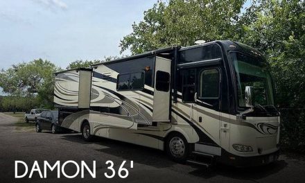 2010 Thor Motor Coach Damon Tuscany Series M-3680 Freightliner 360hp