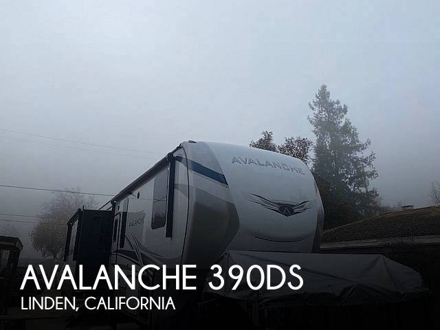 2022 Keystone Avalanche 390DS