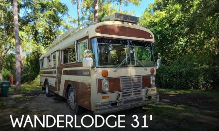 1978 Bluebird Wanderlodge 31 Side Bath