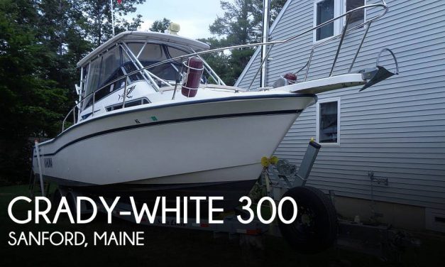 1997 Grady-White 300 Marlin