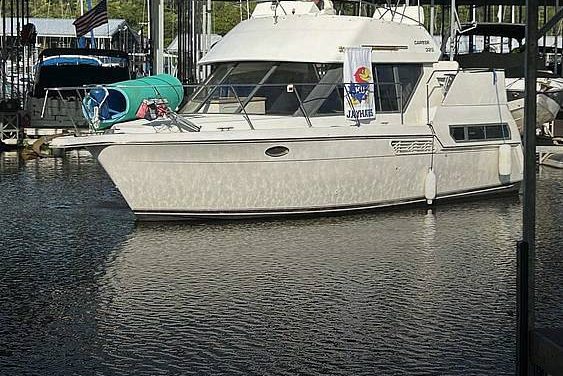 1996 Carver 325