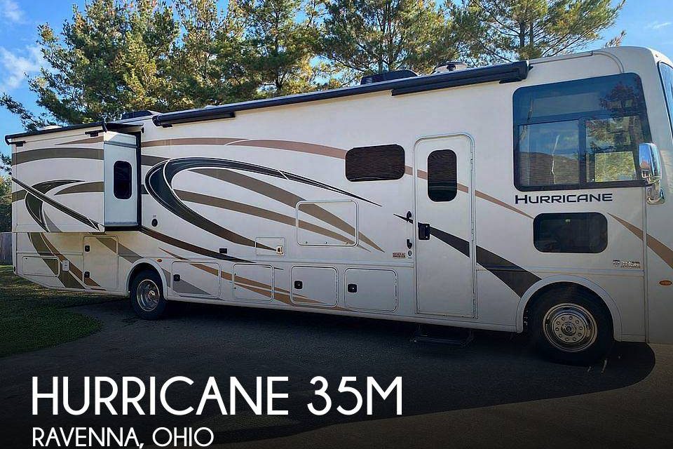 2019 Thor Motor Coach Hurricane 35M