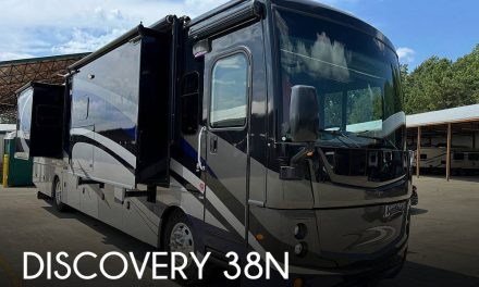 2019 Fleetwood Discovery 38N