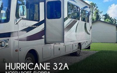 2014 Thor Motor Coach Hurricane 32a