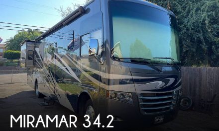 2017 Thor Motor Coach Miramar 34.2