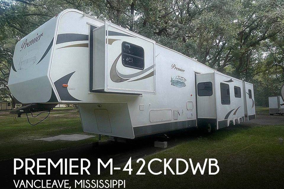 2015 Hy-Line Premier M-42CKDWB