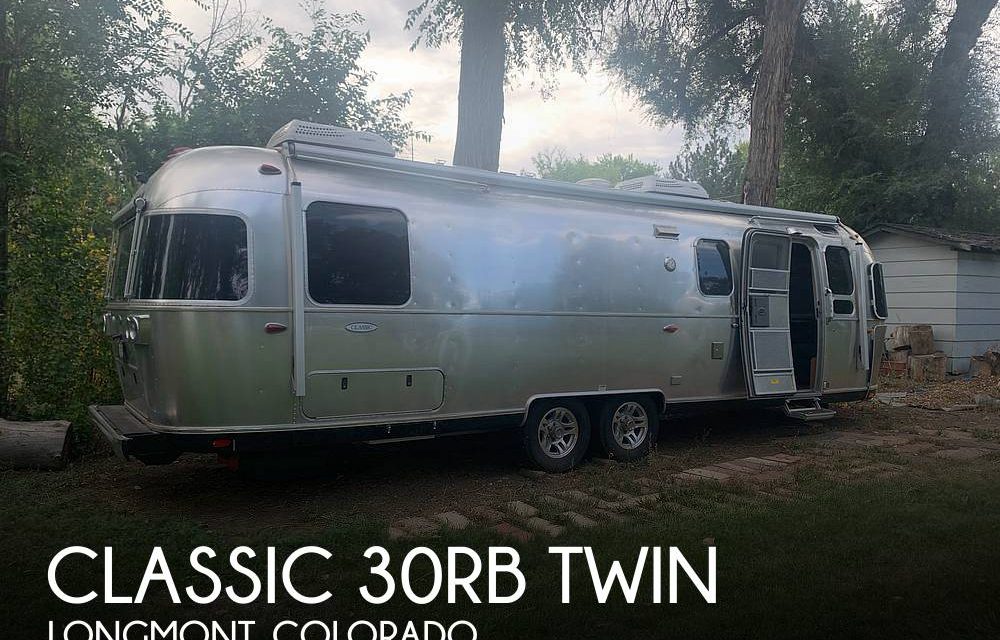 2018 Airstream Classic 30RB TWIN