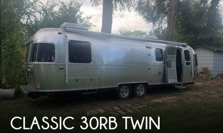 2018 Airstream Classic 30RB TWIN