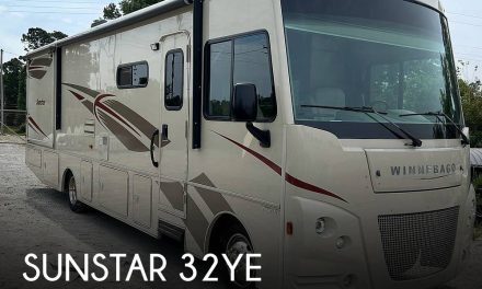 2017 Winnebago Sunstar 32YE