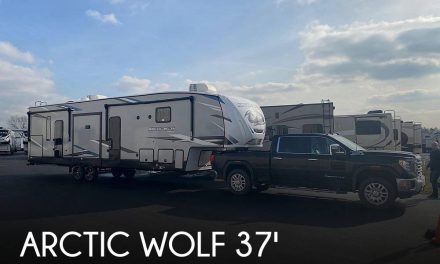 2021 Cherokee Arctic Wolf 3770 Suite