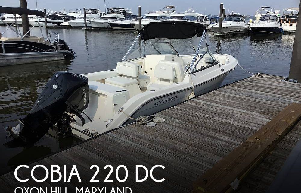 2021 Cobia 220 DC