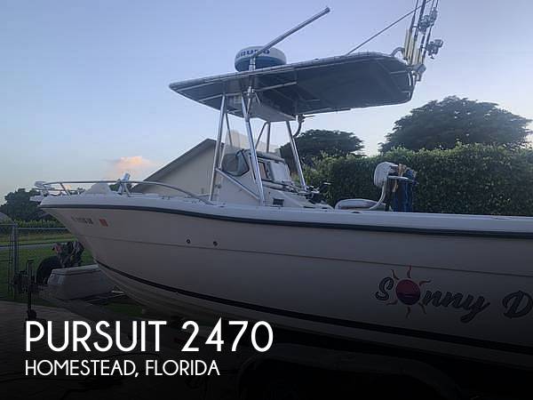 2001 Pursuit 2470