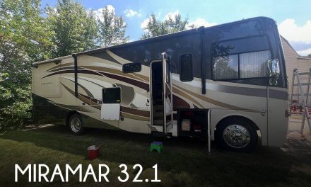 2014 Thor Motor Coach Miramar 32.1