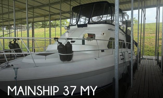 1996 Mainship 37 MY