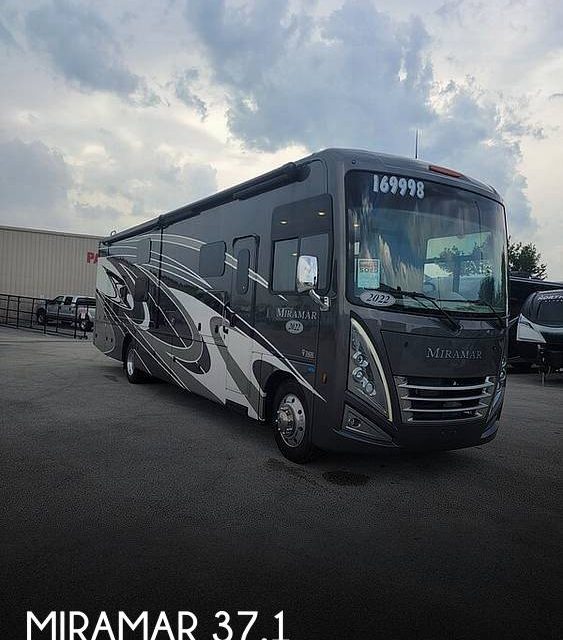 2022 Thor Motor Coach Miramar 37.1