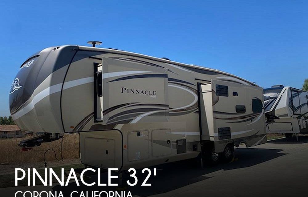 2020 Jayco Pinnacle Fifth Wheel Series M-32 RLTS