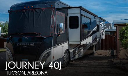 2017 Winnebago Journey 40J