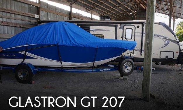 2018 Glastron GT 207