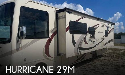 2017 Thor Motor Coach Hurricane 29M