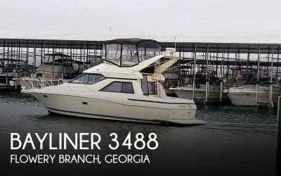 1997 Bayliner 3488 Avanti Command Bridge