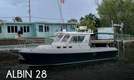 2007 Albin 28 Tournament Express Flush Deck