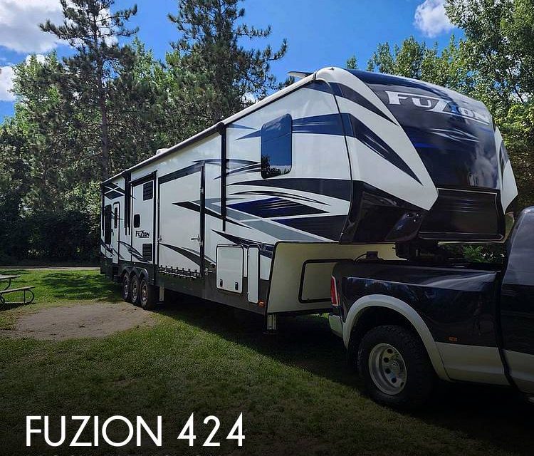 2019 Keystone Fuzion 424