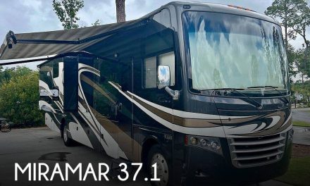 2017 Thor Motor Coach Miramar 37.1