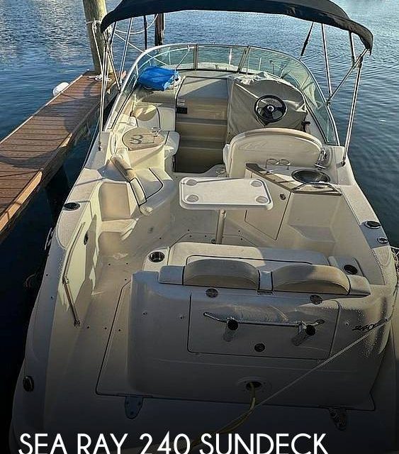 2007 Sea Ray 240 sundeck