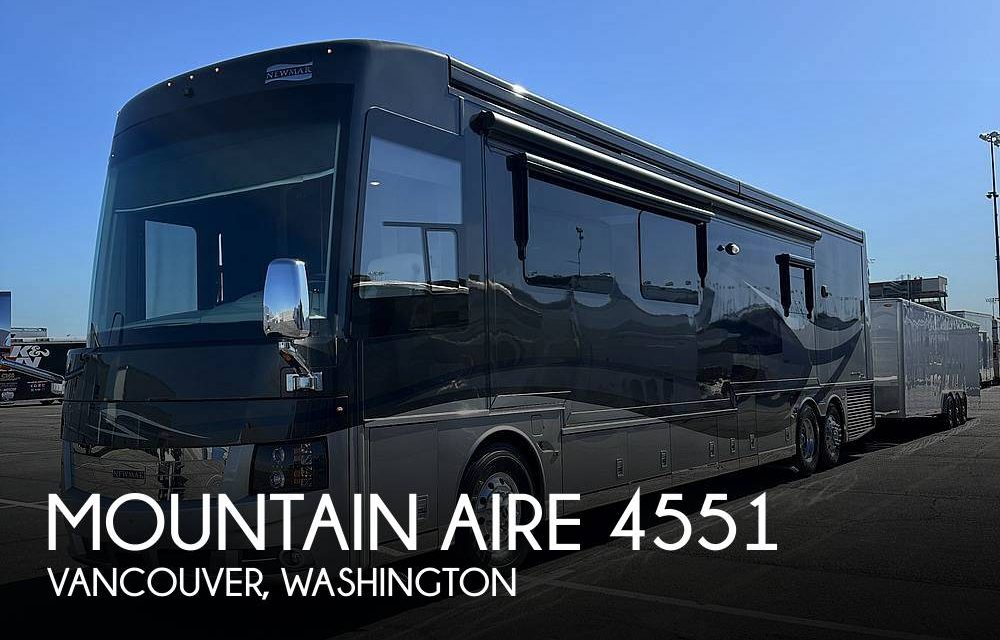 2019 Newmar Mountain Aire 4551