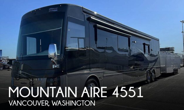 2019 Newmar Mountain Aire 4551