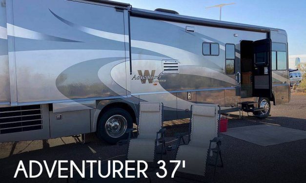 2008 Winnebago Adventurer Limited 37GL