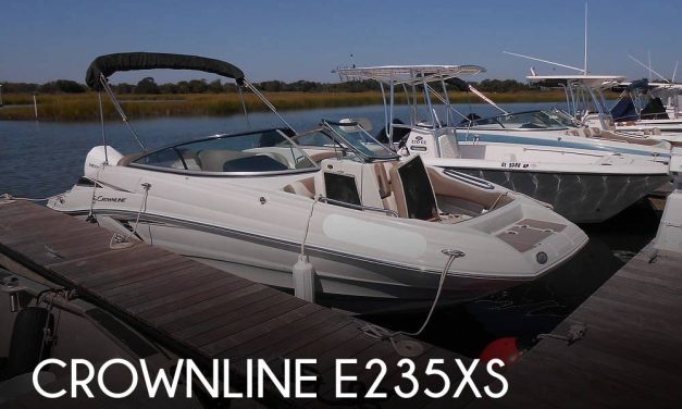 2023 Crownline E235XS