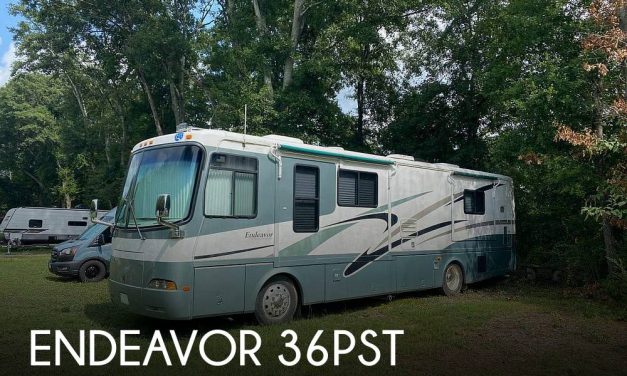 2002 Holiday Rambler Endeavor 36PST