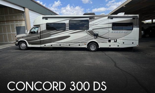 2015 Coachmen Concord 300 DS