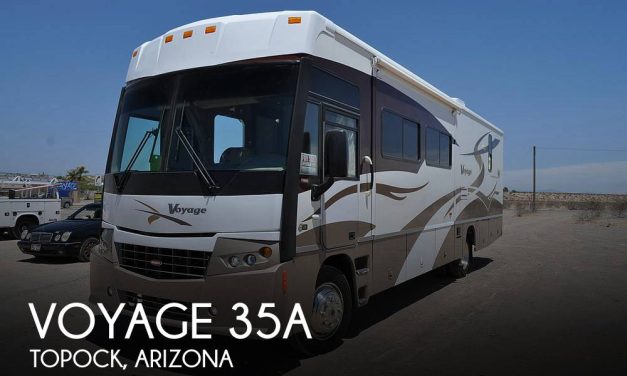 2007 Winnebago Voyage 35A