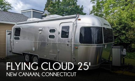 2020 Airstream Flying Cloud 25RB Queen